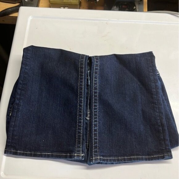 Miss Me easy boot jeans. - Picture 2 of 9